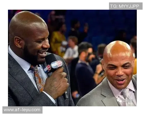 巴克利直言奥胖无论男扮女装都难掩其丑陋本质