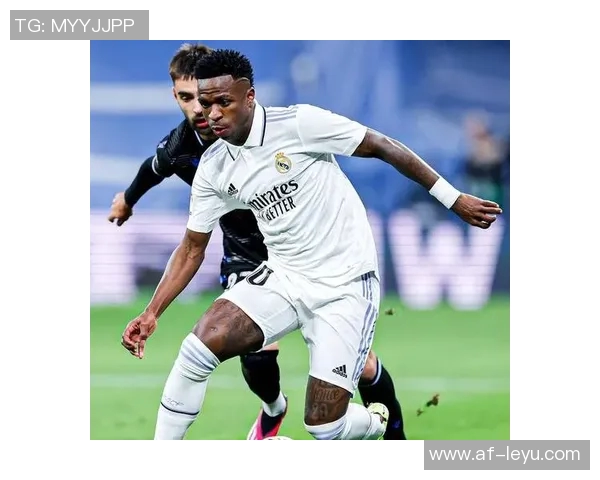 卢卡斯盛赞门德斯为世界顶级左后卫强调二人能共存于球队竞争中 卢卡斯盛赞门德斯为世界顶级左后卫强调二人能共存于球队竞争中