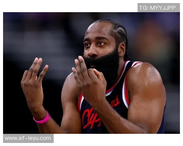 快船半场领先老鹰14分哈登表现出色祖巴茨双十小卡状态低迷 快船半场领先老鹰14分哈登表现出色祖巴茨双十小卡状态低迷