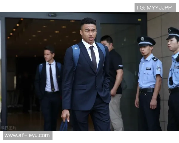 上海球迷酒店守候林加德成功获得全套签名留念 上海球迷酒店守候林加德成功获得全套签名留念